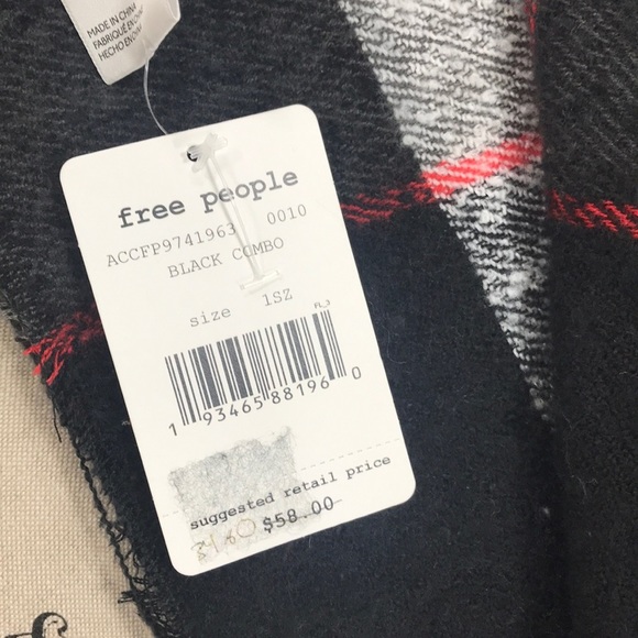🎁 Free People Valley Plaid Fringe Scarf - Picture 6 of 6